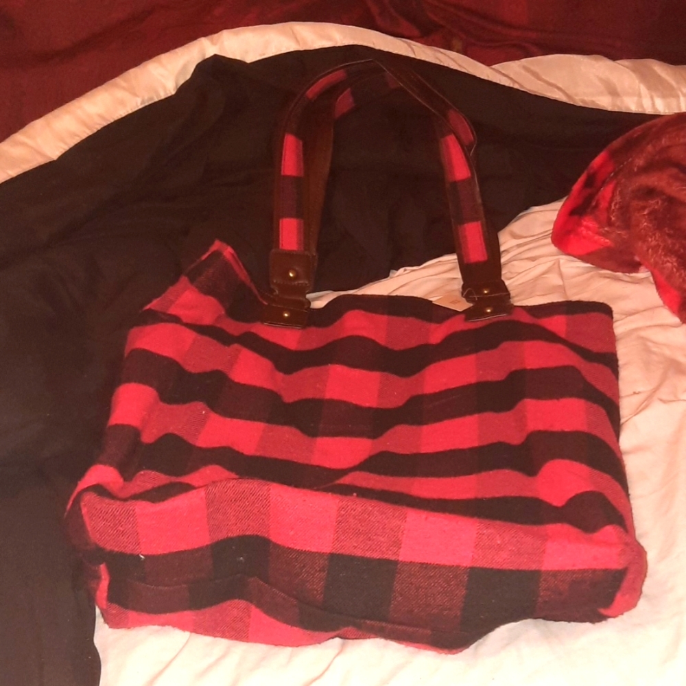 NWT RED & BLACK PLAID TOTE BAG BIRTHDAY GIFT 💝 & Hallmark Gift Bag